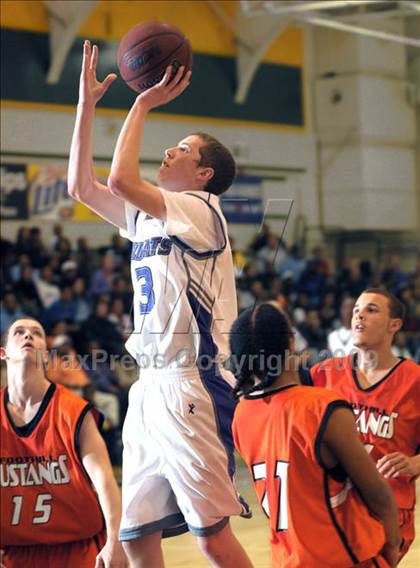 Thumbnail 3 in Franklin vs. Foothill (Hoops Classic 2009)  photogallery.