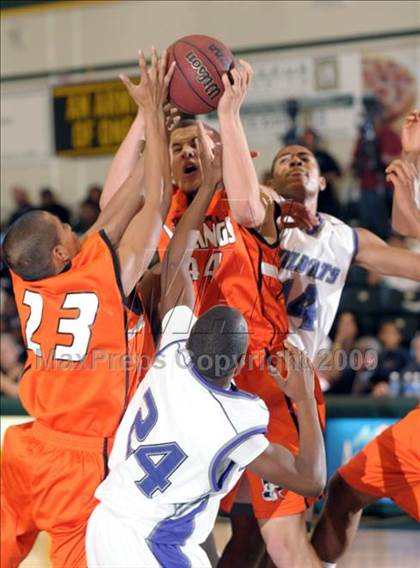 Thumbnail 2 in Franklin vs. Foothill (Hoops Classic 2009)  photogallery.