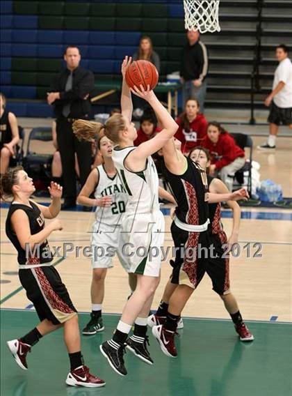 Thumbnail 2 in Poway vs. Clovis West (So Cal Holiday Prep Classic) photogallery.