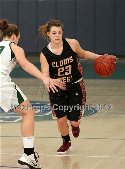 Thumbnail 2 in Poway vs. Clovis West (So Cal Holiday Prep Classic) photogallery.