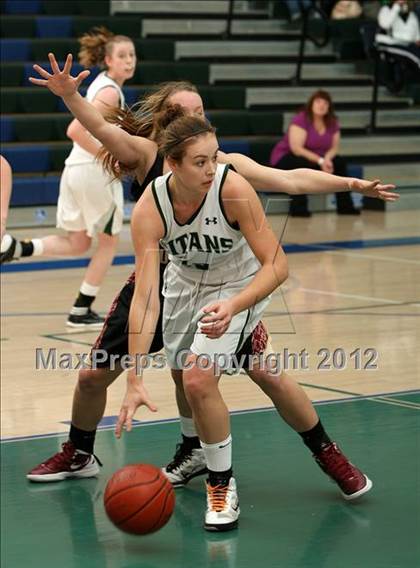 Thumbnail 2 in Poway vs. Clovis West (So Cal Holiday Prep Classic) photogallery.