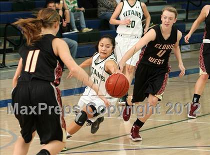 Thumbnail 1 in Poway vs. Clovis West (So Cal Holiday Prep Classic) photogallery.