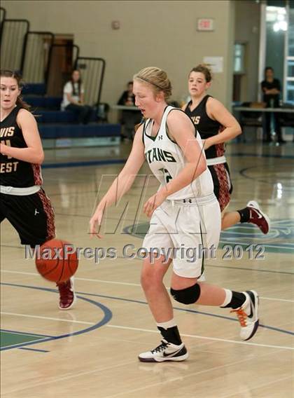 Thumbnail 2 in Poway vs. Clovis West (So Cal Holiday Prep Classic) photogallery.
