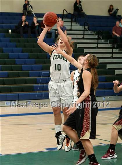 Thumbnail 1 in Poway vs. Clovis West (So Cal Holiday Prep Classic) photogallery.
