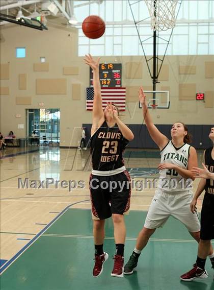 Thumbnail 1 in Poway vs. Clovis West (So Cal Holiday Prep Classic) photogallery.