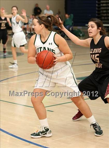 Thumbnail 3 in Poway vs. Clovis West (So Cal Holiday Prep Classic) photogallery.