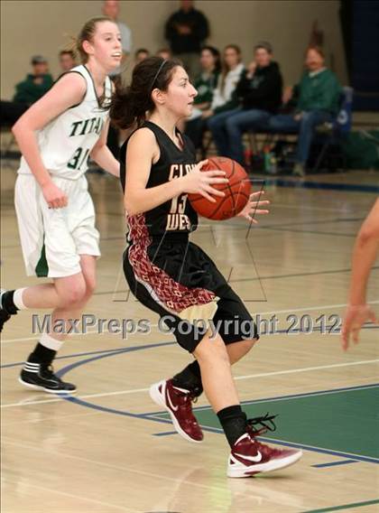 Thumbnail 2 in Poway vs. Clovis West (So Cal Holiday Prep Classic) photogallery.