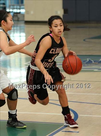 Thumbnail 3 in Poway vs. Clovis West (So Cal Holiday Prep Classic) photogallery.