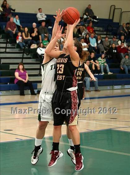 Thumbnail 1 in Poway vs. Clovis West (So Cal Holiday Prep Classic) photogallery.