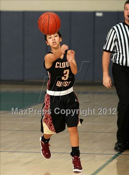 Thumbnail 3 in Poway vs. Clovis West (So Cal Holiday Prep Classic) photogallery.