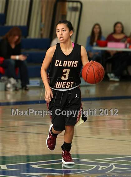 Thumbnail 1 in Poway vs. Clovis West (So Cal Holiday Prep Classic) photogallery.