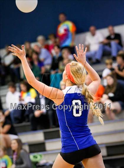 Thumbnail 3 in East Lincoln vs North Lincoln (SPC Volleyball Championship Finals) photogallery.