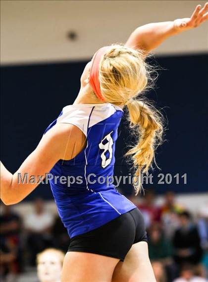 Thumbnail 1 in East Lincoln vs North Lincoln (SPC Volleyball Championship Finals) photogallery.