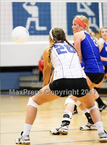 Thumbnail 3 in East Lincoln vs North Lincoln (SPC Volleyball Championship Finals) photogallery.