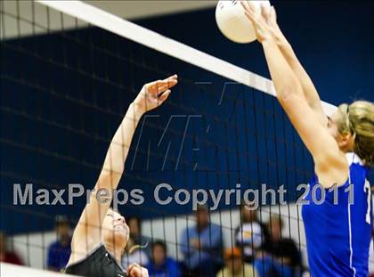 Thumbnail 2 in East Lincoln vs North Lincoln (SPC Volleyball Championship Finals) photogallery.