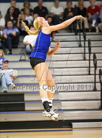 Thumbnail 3 in East Lincoln vs North Lincoln (SPC Volleyball Championship Finals) photogallery.