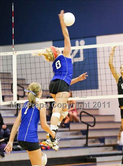 Thumbnail 1 in East Lincoln vs North Lincoln (SPC Volleyball Championship Finals) photogallery.