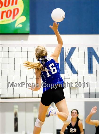 Thumbnail 1 in East Lincoln vs North Lincoln (SPC Volleyball Championship Finals) photogallery.