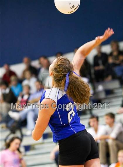 Thumbnail 2 in East Lincoln vs North Lincoln (SPC Volleyball Championship Finals) photogallery.