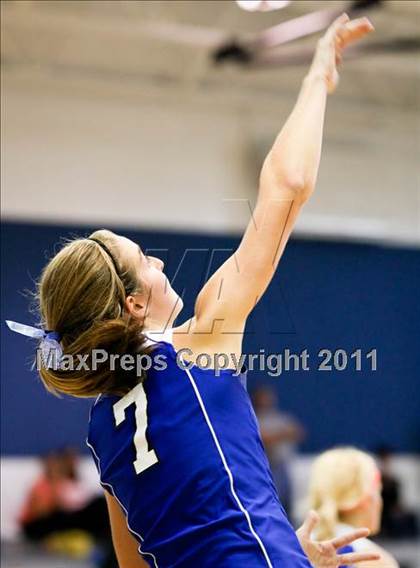 Thumbnail 2 in East Lincoln vs North Lincoln (SPC Volleyball Championship Finals) photogallery.