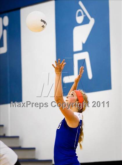 Thumbnail 1 in East Lincoln vs North Lincoln (SPC Volleyball Championship Finals) photogallery.