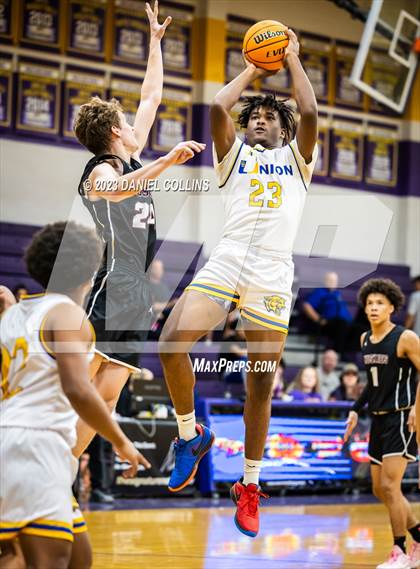 Thumbnail 2 in Casa Grande vs Hamilton (Fear The Hop) photogallery.