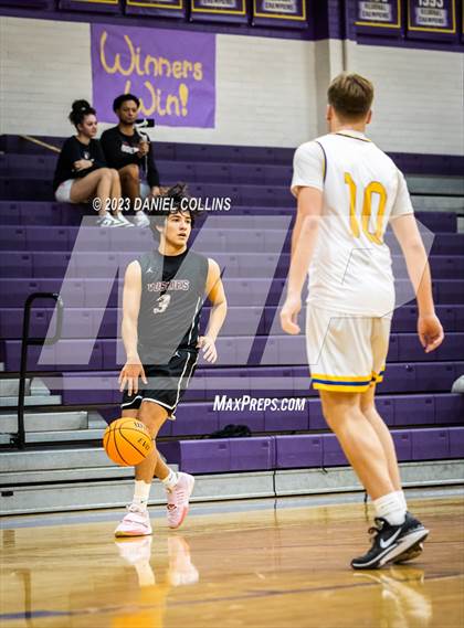 Thumbnail 2 in Casa Grande vs Hamilton (Fear The Hop) photogallery.