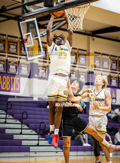 Thumbnail 2 in Casa Grande vs Hamilton (Fear The Hop) photogallery.
