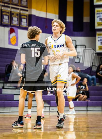 Thumbnail 1 in Casa Grande vs Hamilton (Fear The Hop) photogallery.