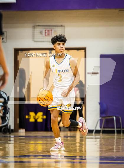 Thumbnail 1 in Casa Grande vs Hamilton (Fear The Hop) photogallery.