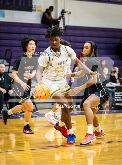 Thumbnail 2 in Casa Grande vs Hamilton (Fear The Hop) photogallery.