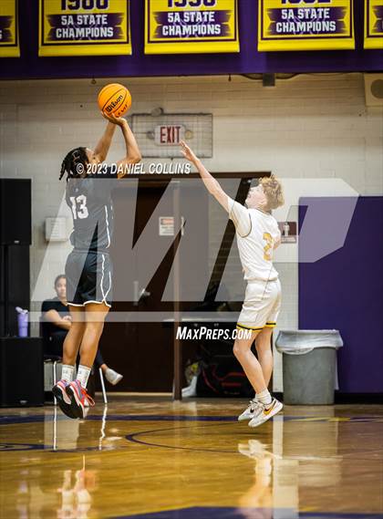Thumbnail 2 in Casa Grande vs Hamilton (Fear The Hop) photogallery.