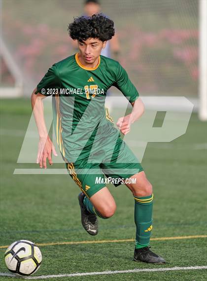 Thumbnail 2 in Santiago vs Saddleback (Hawks Invitational) photogallery.
