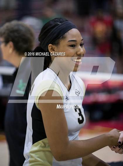 Thumbnail 2 in Olympian vs. Mt. Carmel (CIF SDS Division II Championship) photogallery.