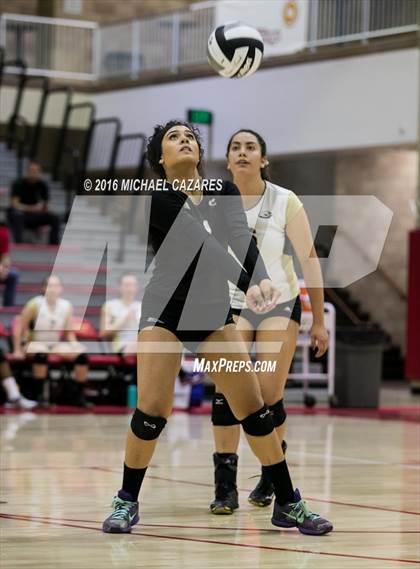 Thumbnail 3 in Olympian vs. Mt. Carmel (CIF SDS Division II Championship) photogallery.