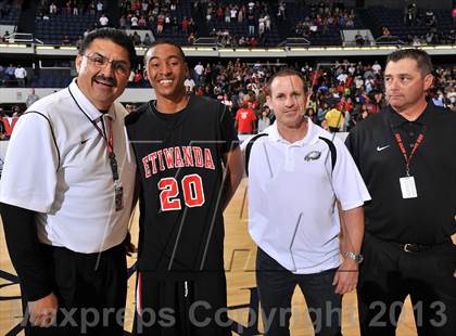 Thumbnail 2 in Mater Dei vs. Etiwanda (CIF SS DIV 1AA Final) photogallery.