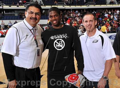 Thumbnail 2 in Mater Dei vs. Etiwanda (CIF SS DIV 1AA Final) photogallery.