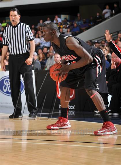 Thumbnail 2 in Mater Dei vs. Etiwanda (CIF SS DIV 1AA Final) photogallery.