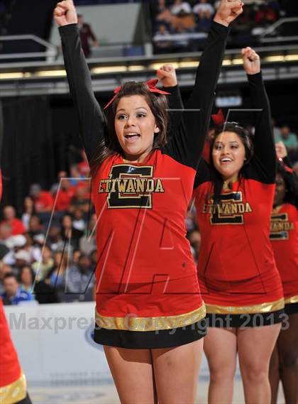 Thumbnail 2 in Mater Dei vs. Etiwanda (CIF SS DIV 1AA Final) photogallery.