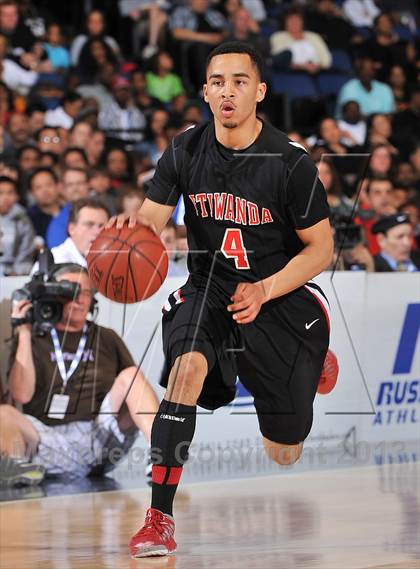Thumbnail 3 in Mater Dei vs. Etiwanda (CIF SS DIV 1AA Final) photogallery.