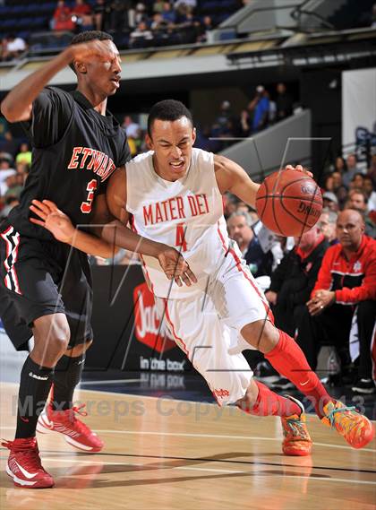 Thumbnail 1 in Mater Dei vs. Etiwanda (CIF SS DIV 1AA Final) photogallery.