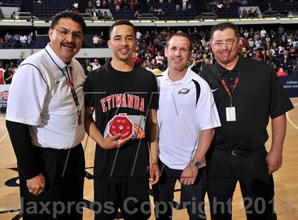 Thumbnail 3 in Mater Dei vs. Etiwanda (CIF SS DIV 1AA Final) photogallery.