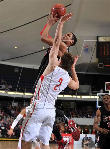 Thumbnail 1 in Mater Dei vs. Etiwanda (CIF SS DIV 1AA Final) photogallery.