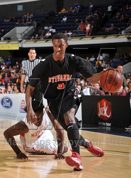 Thumbnail 3 in Mater Dei vs. Etiwanda (CIF SS DIV 1AA Final) photogallery.