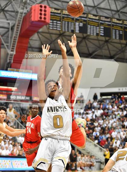 Thumbnail 2 in Mater Dei @ Bishop Montgomery (CIF Open DIV Southern Regional Final) photogallery.