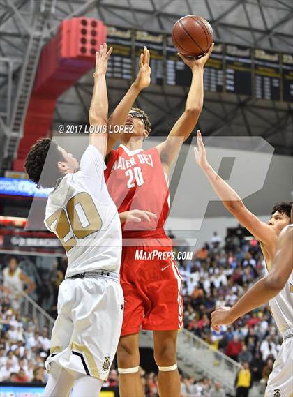 Thumbnail 1 in Mater Dei @ Bishop Montgomery (CIF Open DIV Southern Regional Final) photogallery.