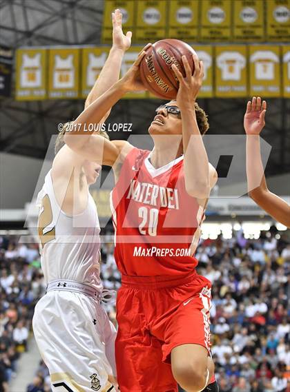 Thumbnail 3 in Mater Dei @ Bishop Montgomery (CIF Open DIV Southern Regional Final) photogallery.