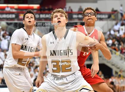 Thumbnail 1 in Mater Dei @ Bishop Montgomery (CIF Open DIV Southern Regional Final) photogallery.