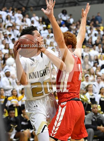 Thumbnail 1 in Mater Dei @ Bishop Montgomery (CIF Open DIV Southern Regional Final) photogallery.