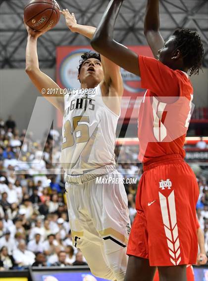 Thumbnail 2 in Mater Dei @ Bishop Montgomery (CIF Open DIV Southern Regional Final) photogallery.